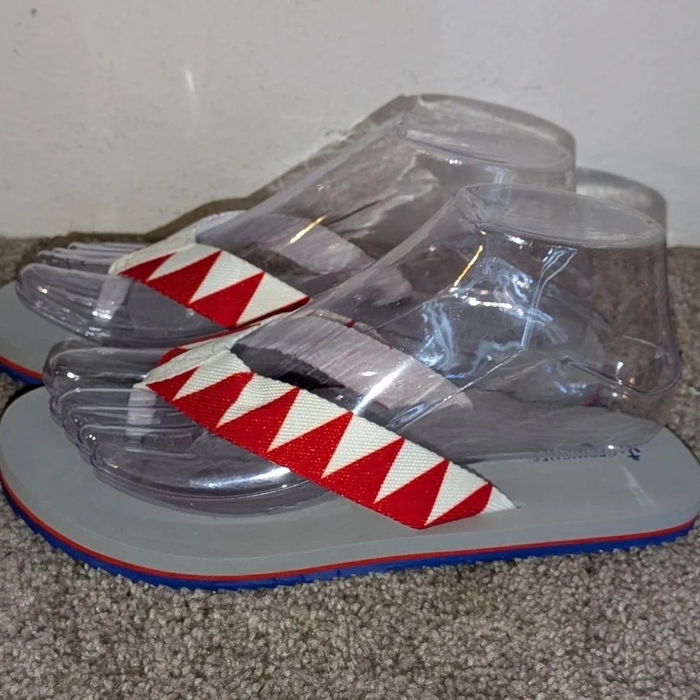 Crewcuts‎ J.Crew Boys Shark Tooth Flip Flop Sandals Grey Red Kids Size 5 NEW